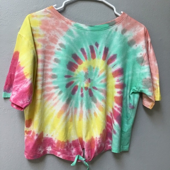 Twist Front Tie Dye Crop Tee NWT - Picture 1 of 3